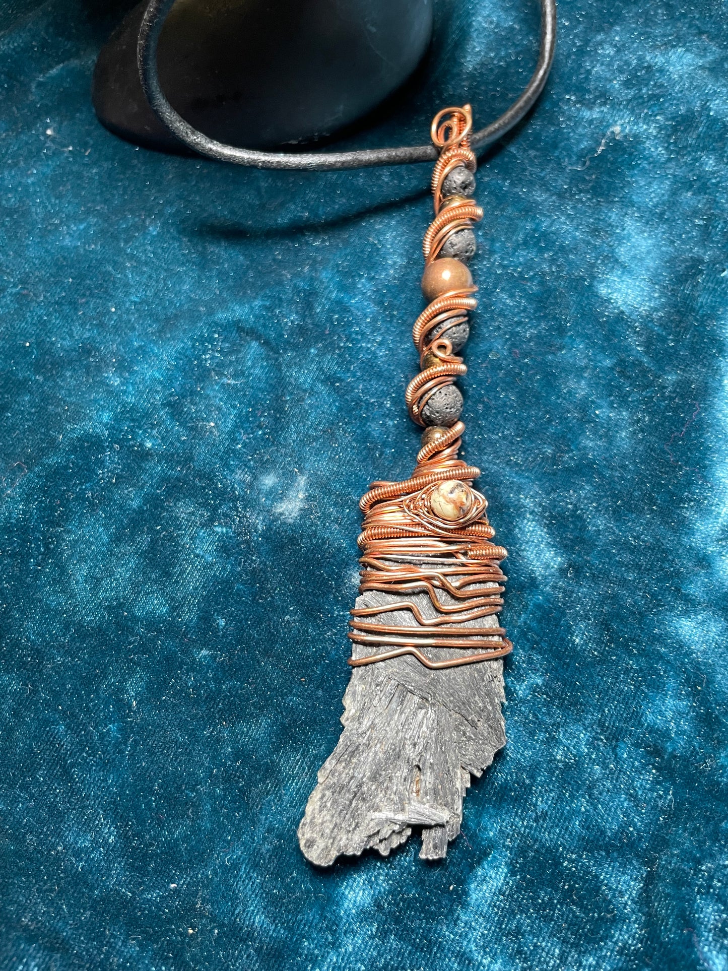 Witches Broom 🧹 Amulet